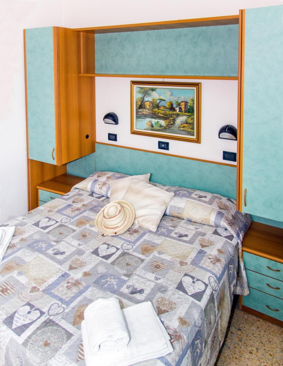 Hotel Trianon Белларія-Іджеа-Марина Екстер'єр фото