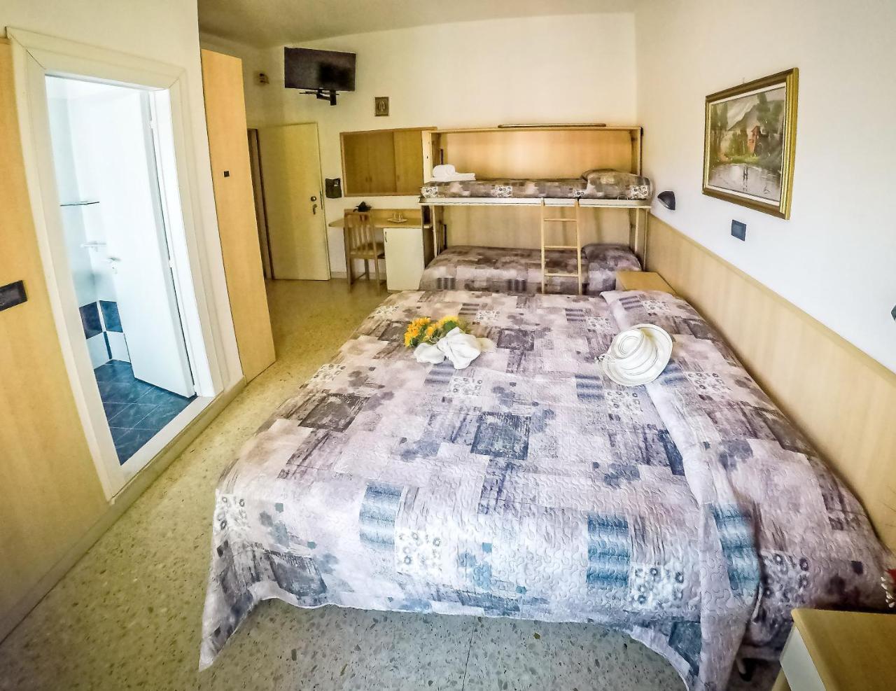 Hotel Trianon Белларія-Іджеа-Марина Екстер'єр фото