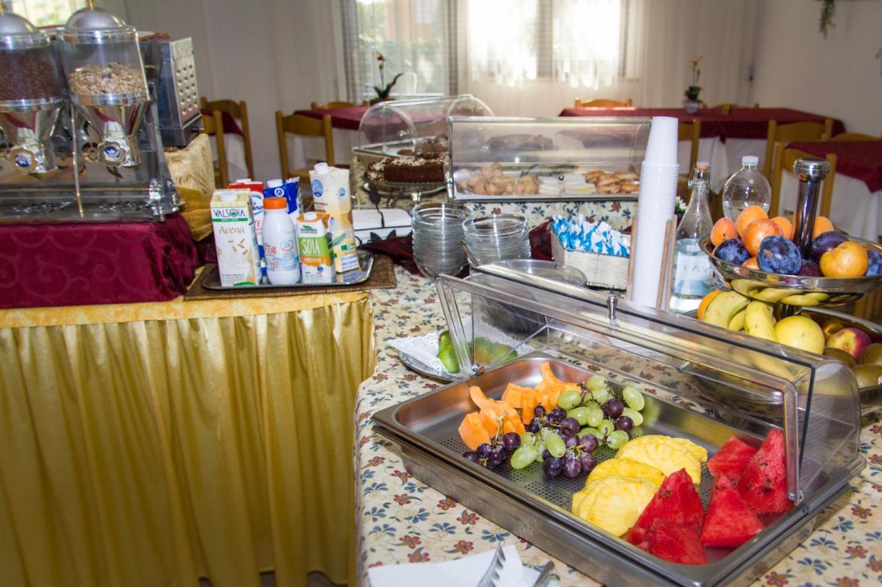 Hotel Trianon Белларія-Іджеа-Марина Екстер'єр фото