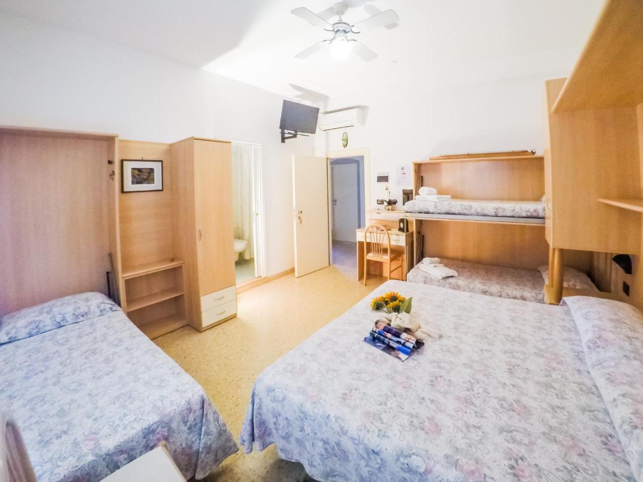Hotel Trianon Белларія-Іджеа-Марина Екстер'єр фото